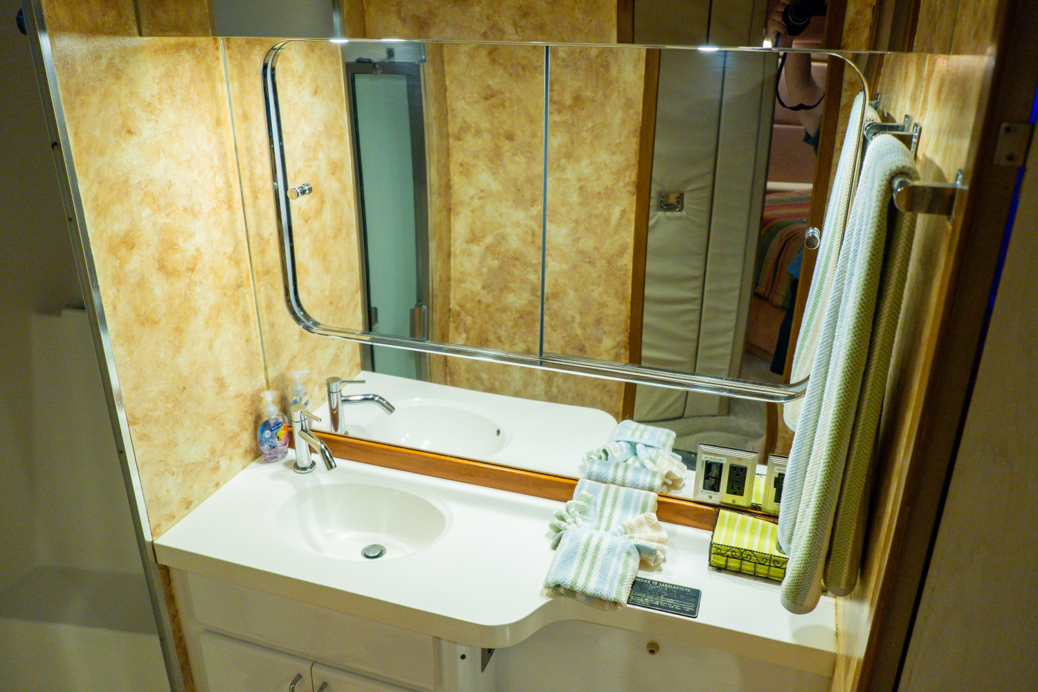 1996 Hatteras
                                                             54 CONVERTIBLE Image Thumbnail #36