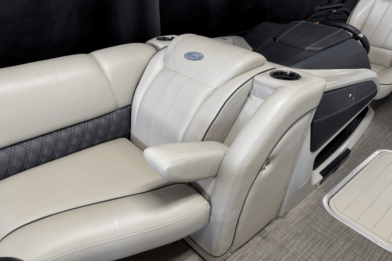 2019 Barletta LUSSO 25 UC Image Thumbnail #17