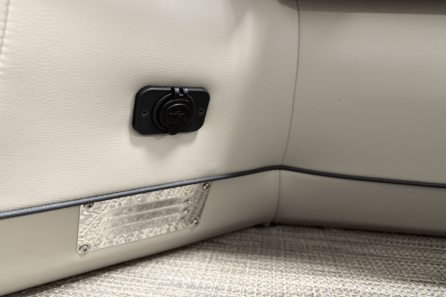 2019 Barletta LUSSO 25 UC Image Thumbnail #16