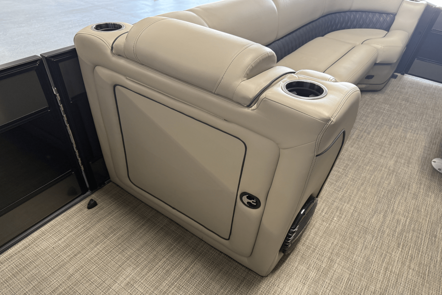 2019 Barletta LUSSO 25 UC Image Thumbnail #26