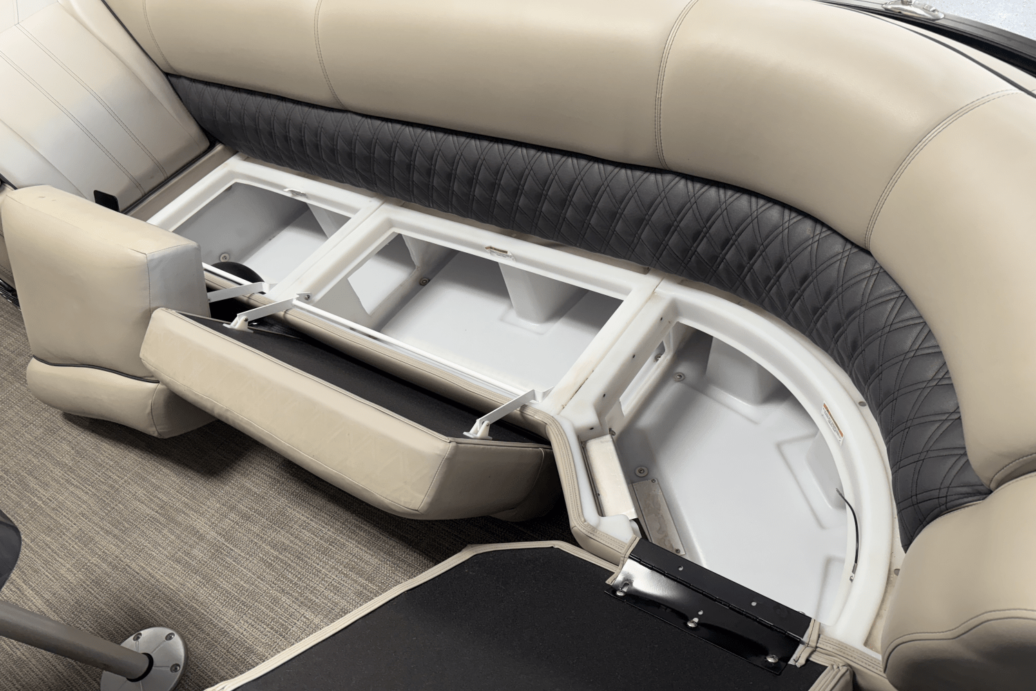 2019 Barletta LUSSO 25 UC Image Thumbnail #21