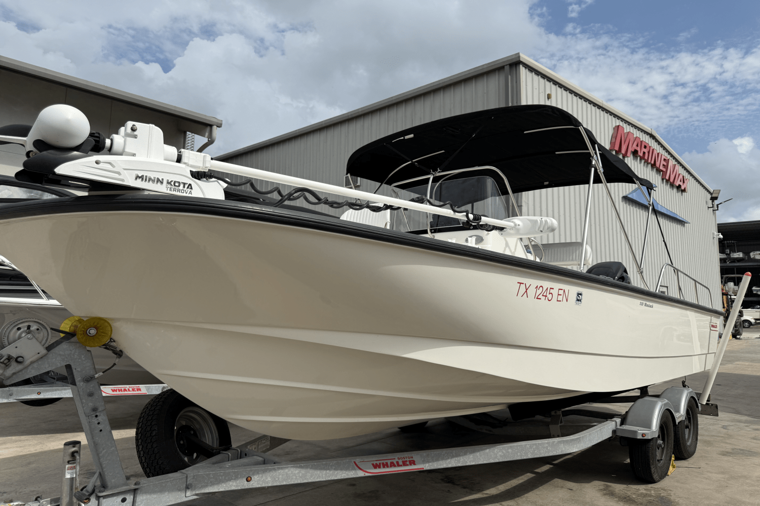 2017 Boston Whaler 210 Montauk Image Thumbnail #10