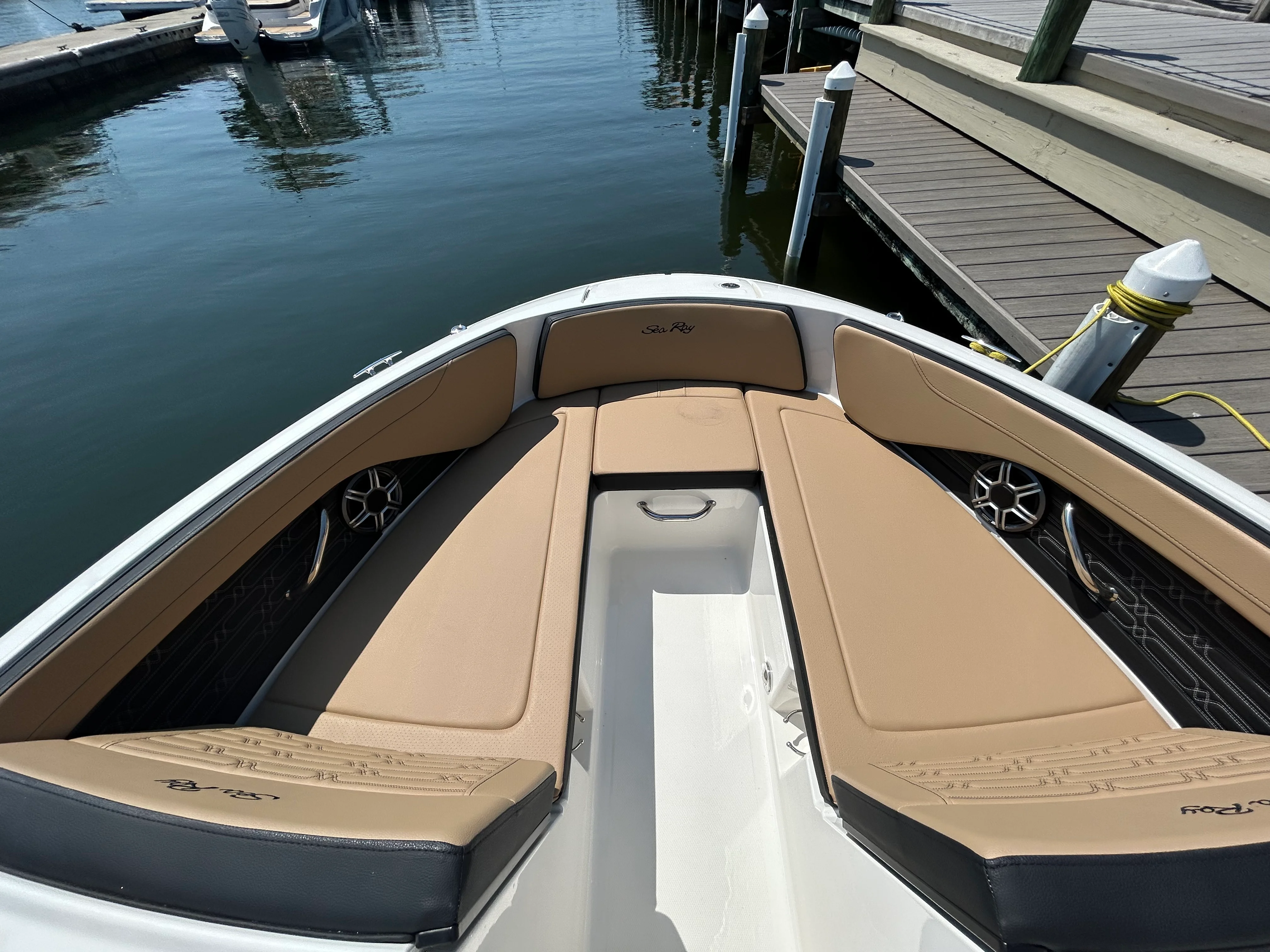 2026 Sea Ray SPX 210 Outboard Image Thumbnail #15