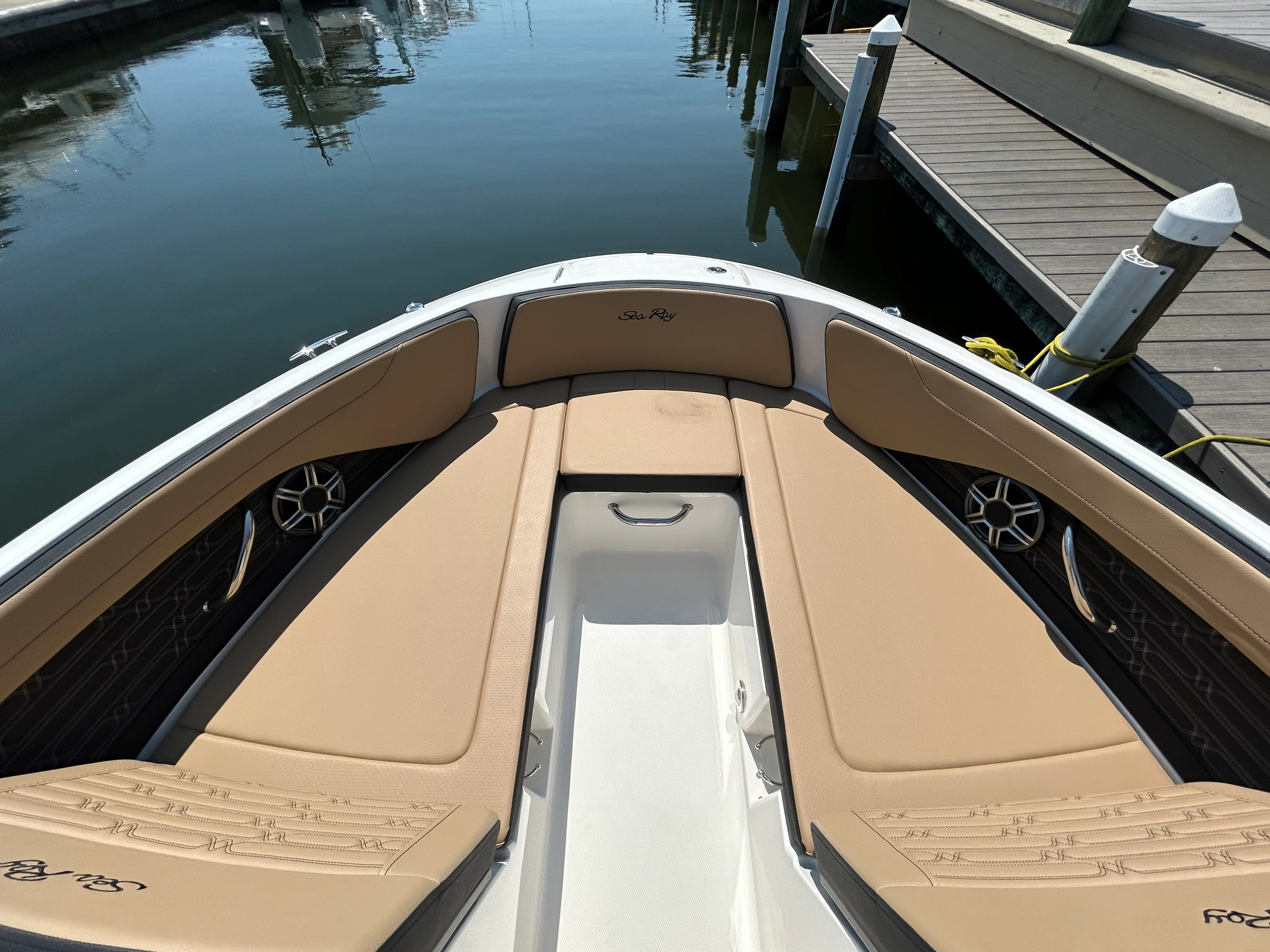 2026 Sea Ray SPX 210 Outboard Image Thumbnail #9