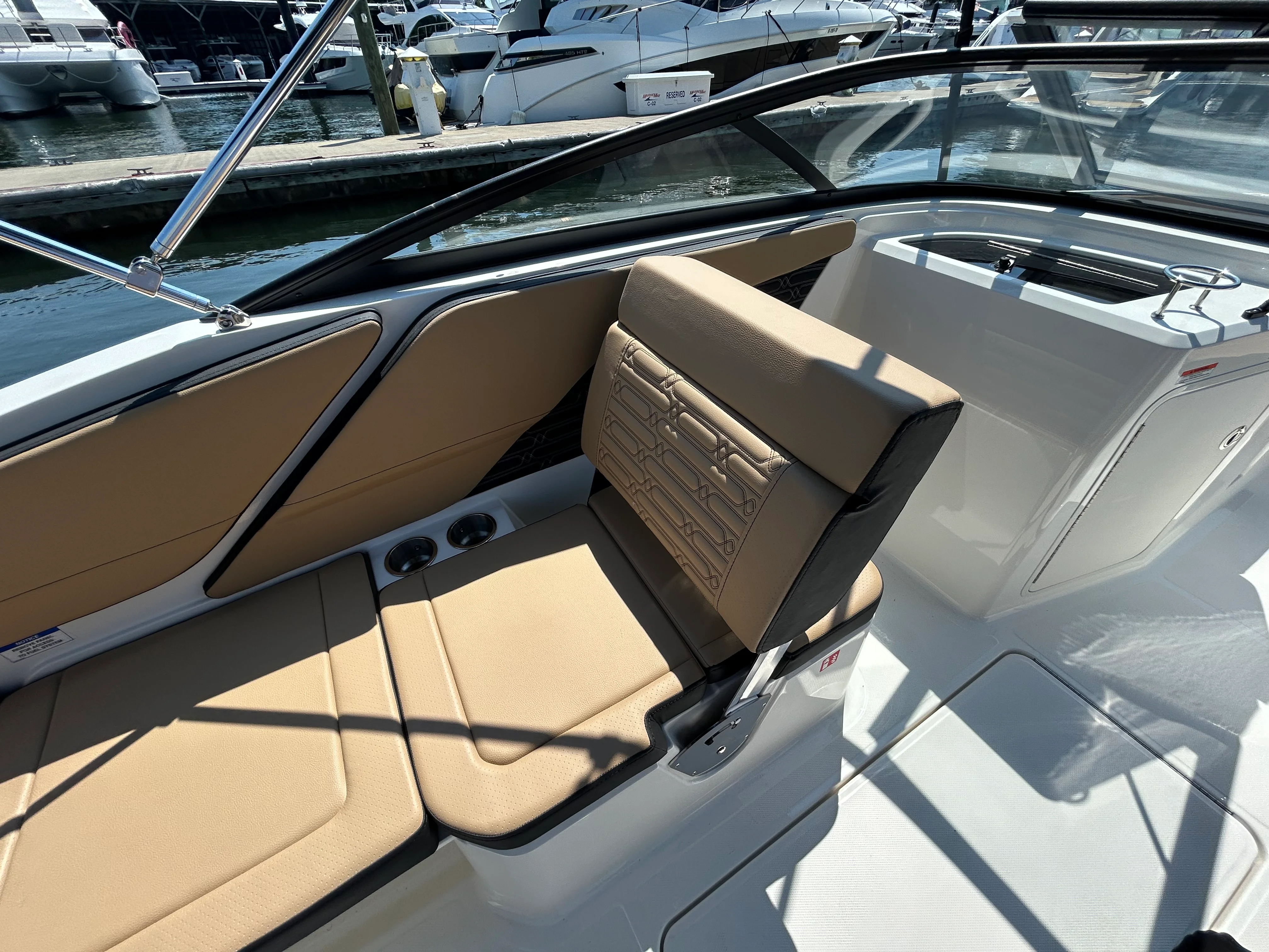 2026 Sea Ray SPX 210 Outboard Image Thumbnail #13