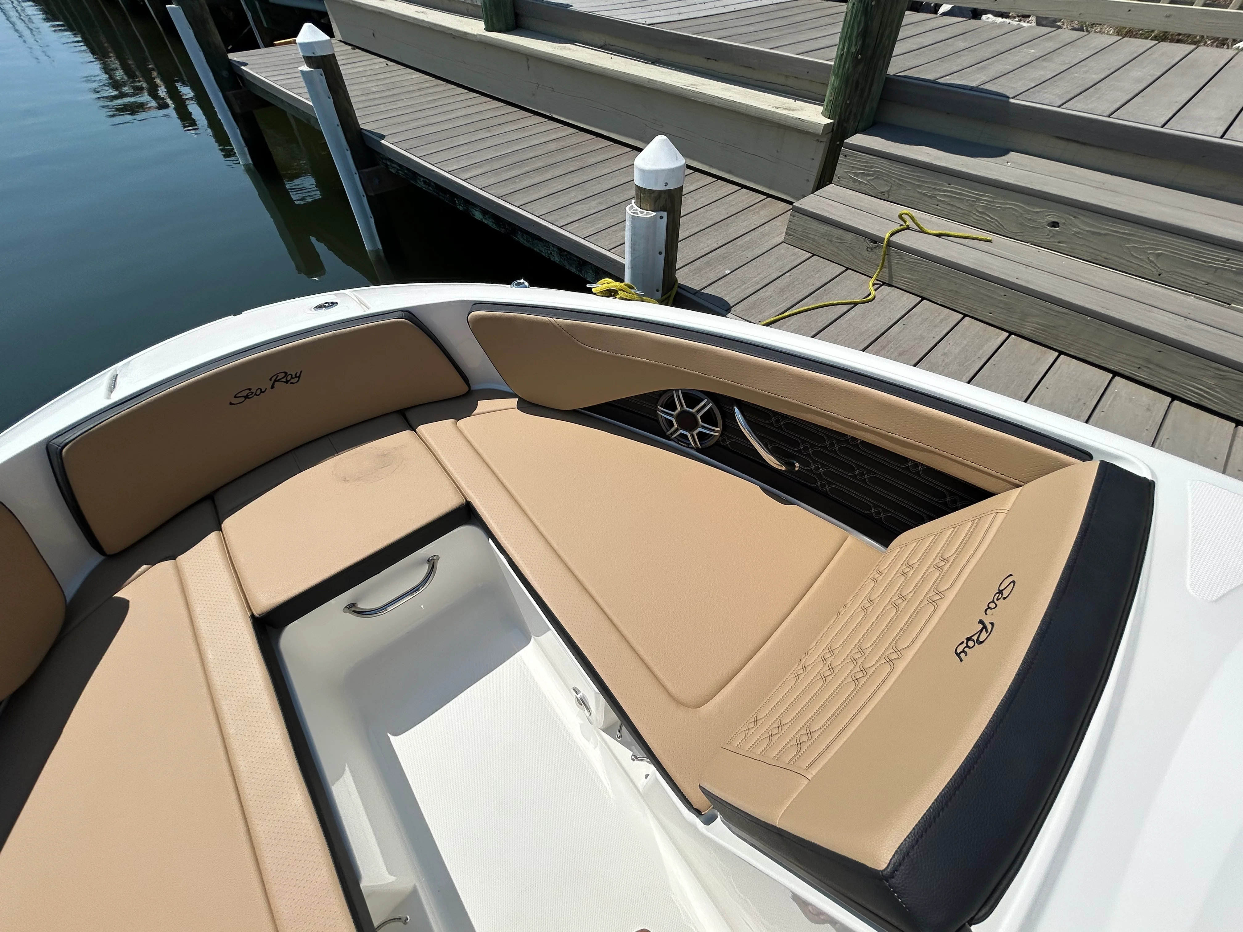 2026 Sea Ray SPX 210 Outboard Image Thumbnail #6