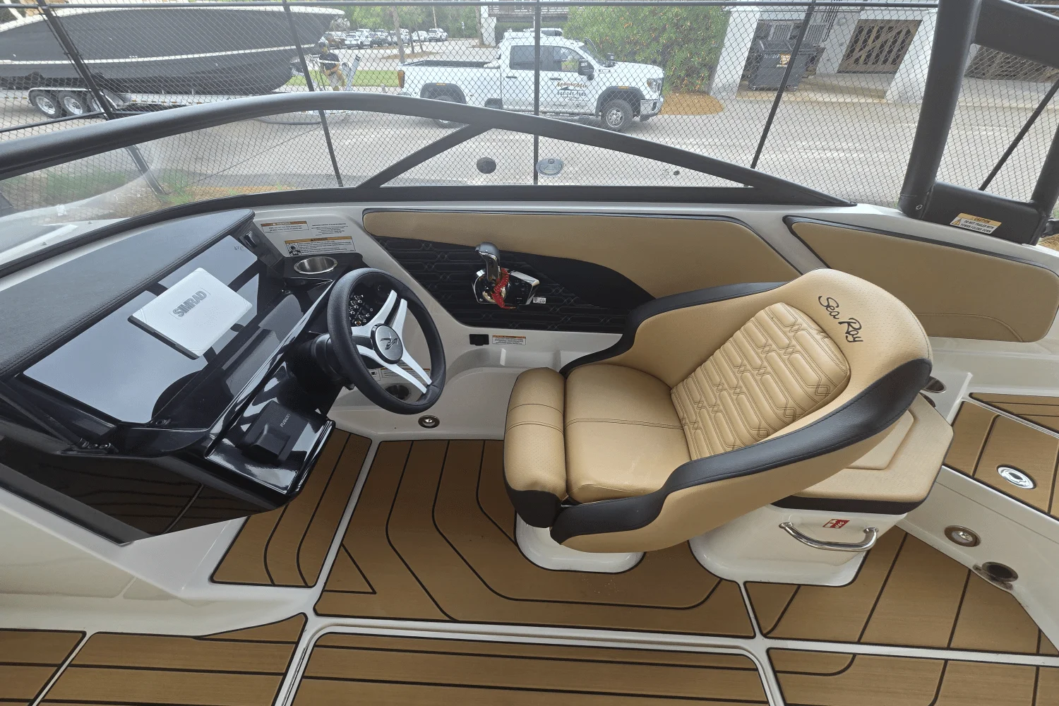 2026 Sea Ray SPX 210 Outboard Image Thumbnail #11