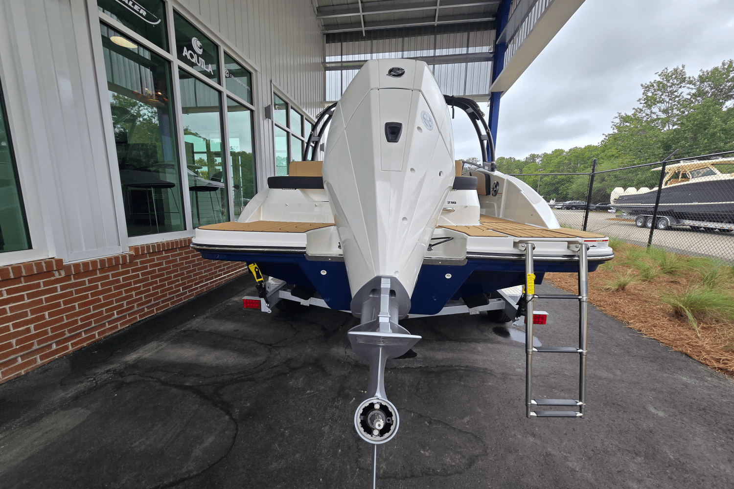 2026 Sea Ray SPX 210 Outboard Image Thumbnail #2