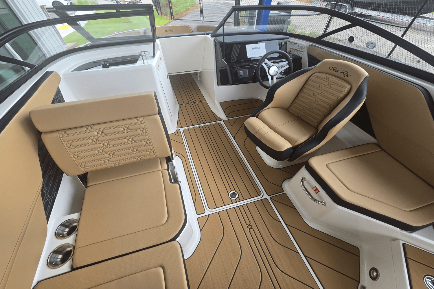 2026 Sea Ray SPX 210 Outboard Image Thumbnail #9