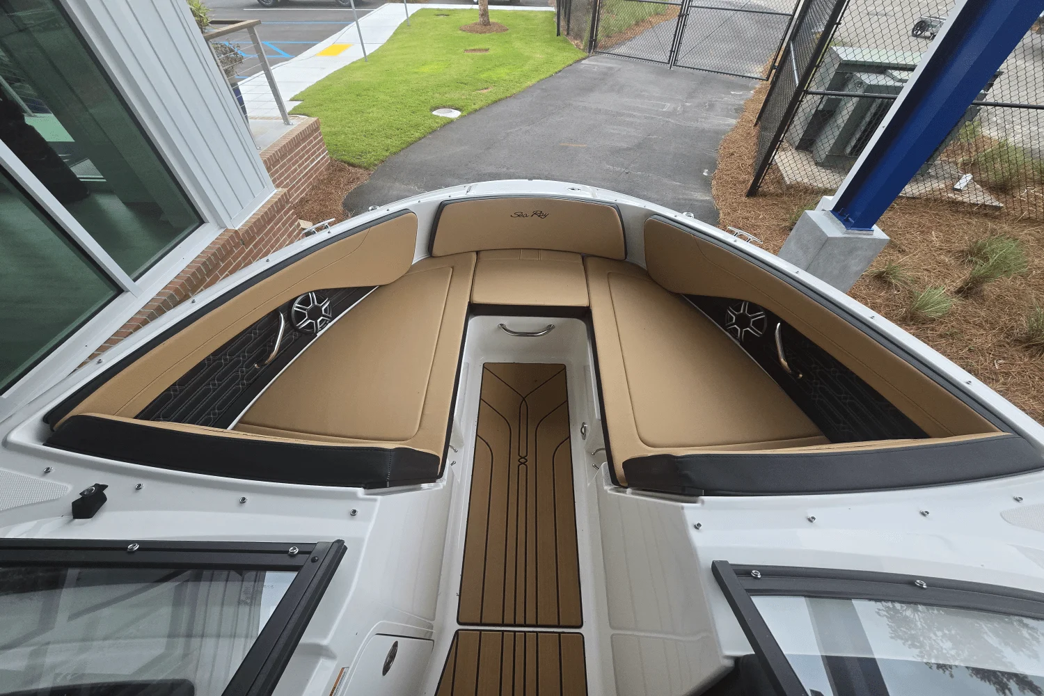 2026 Sea Ray SPX 210 Outboard Image Thumbnail #13