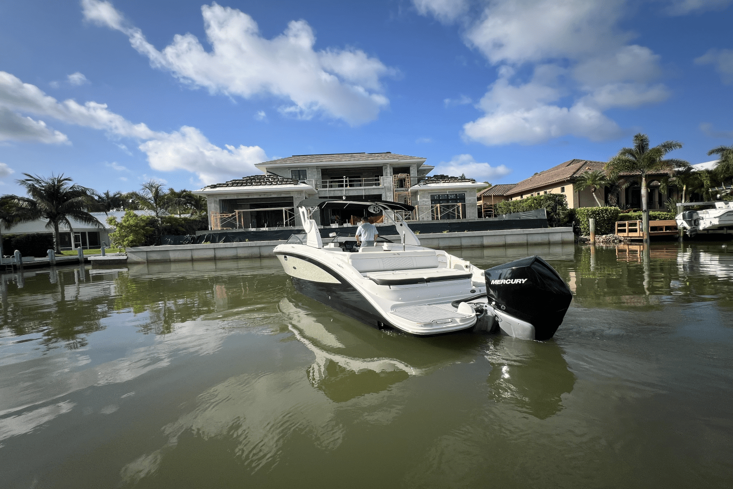 2020 Sea Ray 270 SDX-OB Image Thumbnail #3