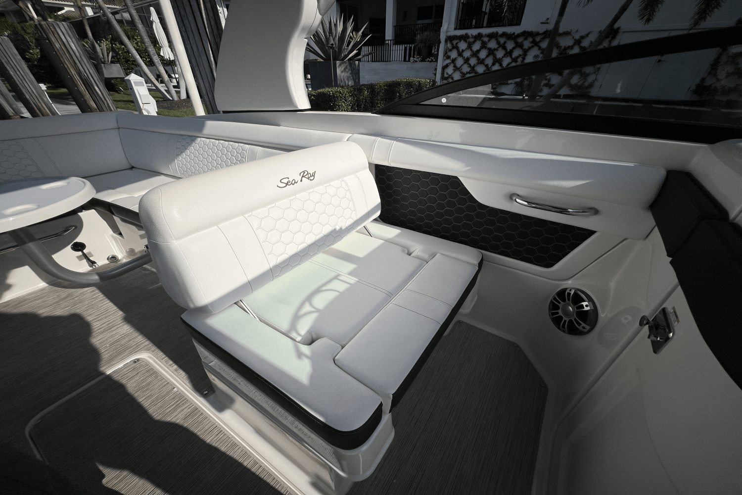 2020 Sea Ray 270 SDX-OB Image Thumbnail #12