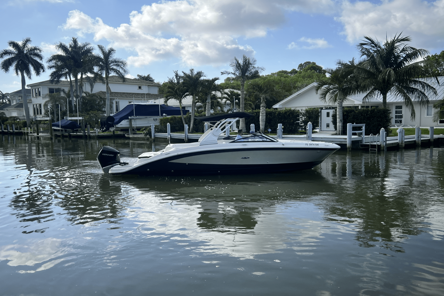 2020 Sea Ray 270 SDX-OB Image Thumbnail #1