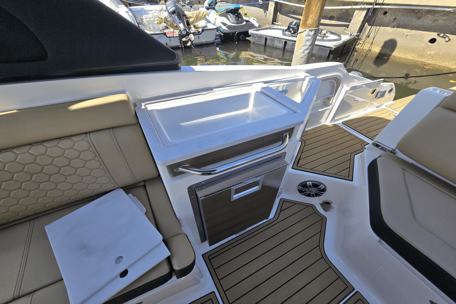 2024 Sea Ray 290 SDX-OB Image Thumbnail #12
