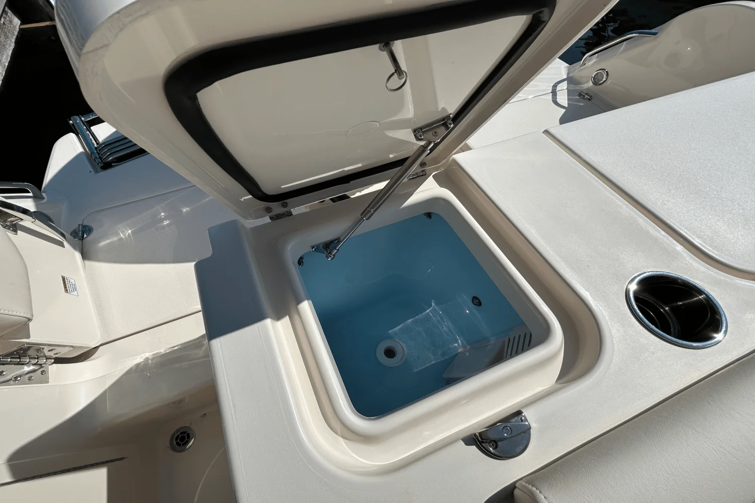 2026 Grady-White Freedom 235 Image Thumbnail #7