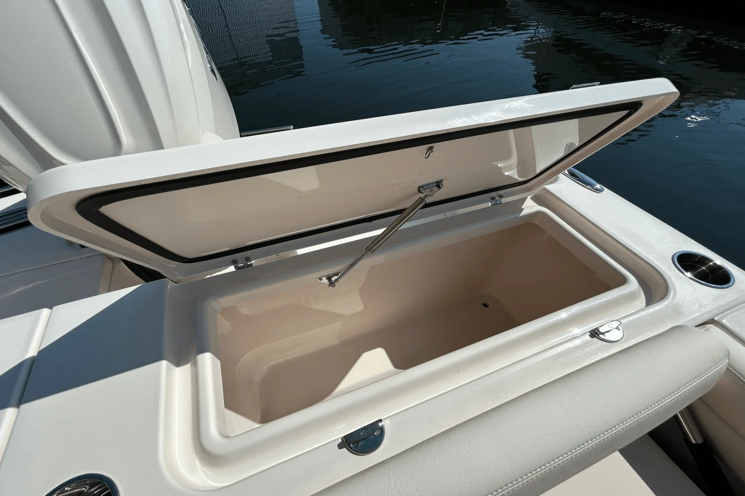 2026 Grady-White Freedom 235 Image Thumbnail #8