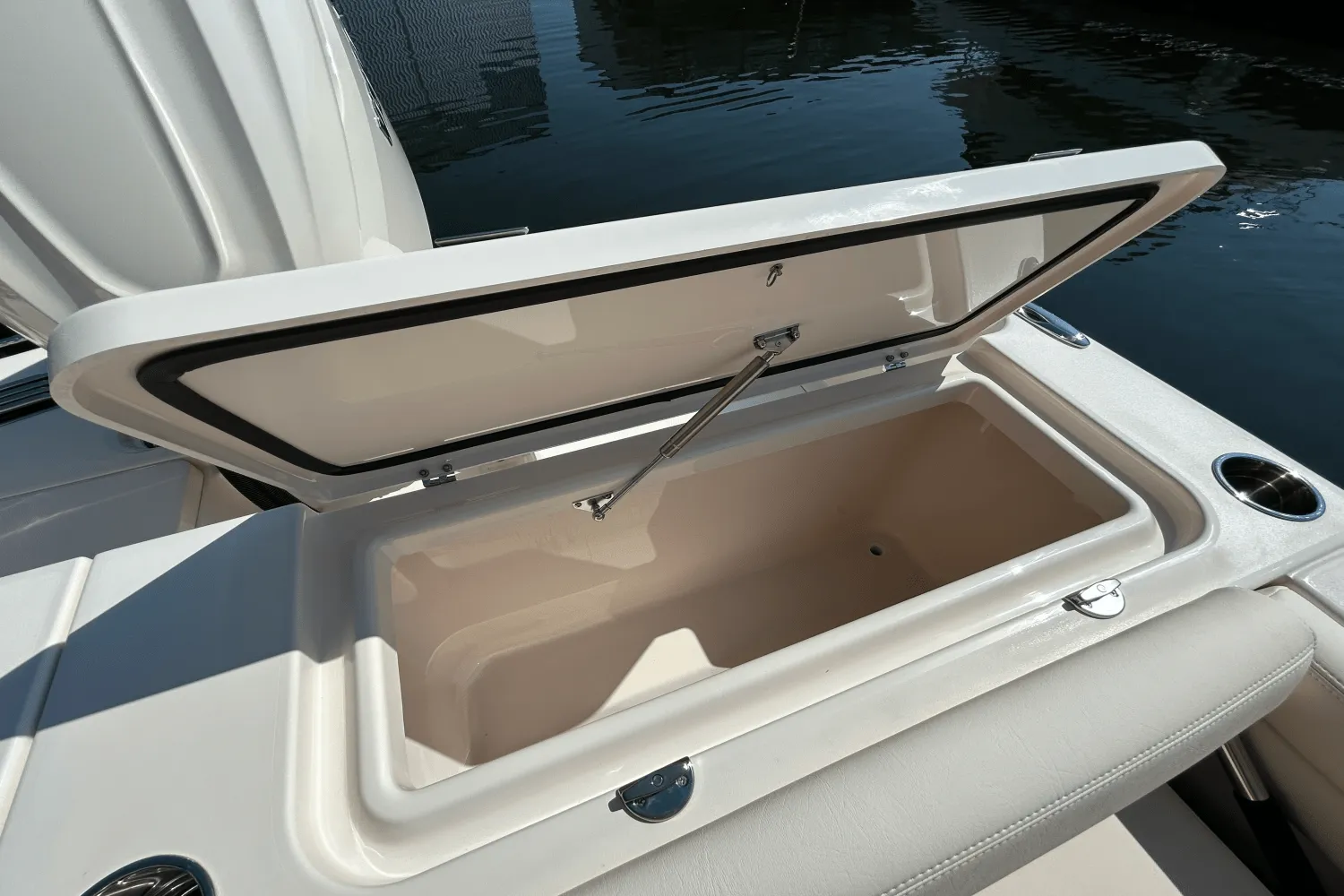 2026 Grady-White Freedom 235 Image Thumbnail #8