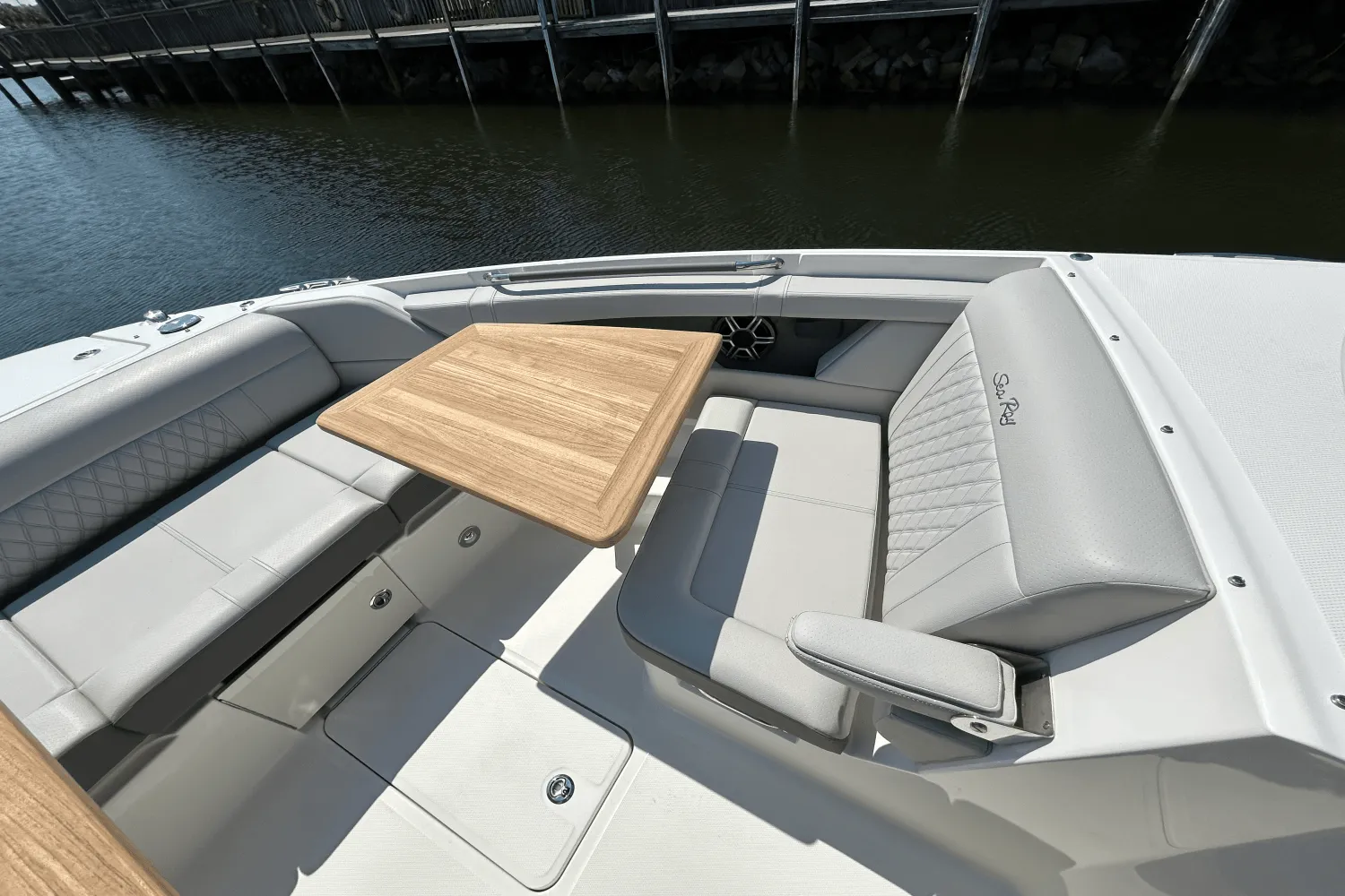 2026 Sea Ray SLX 350 Outboard Image Thumbnail #6