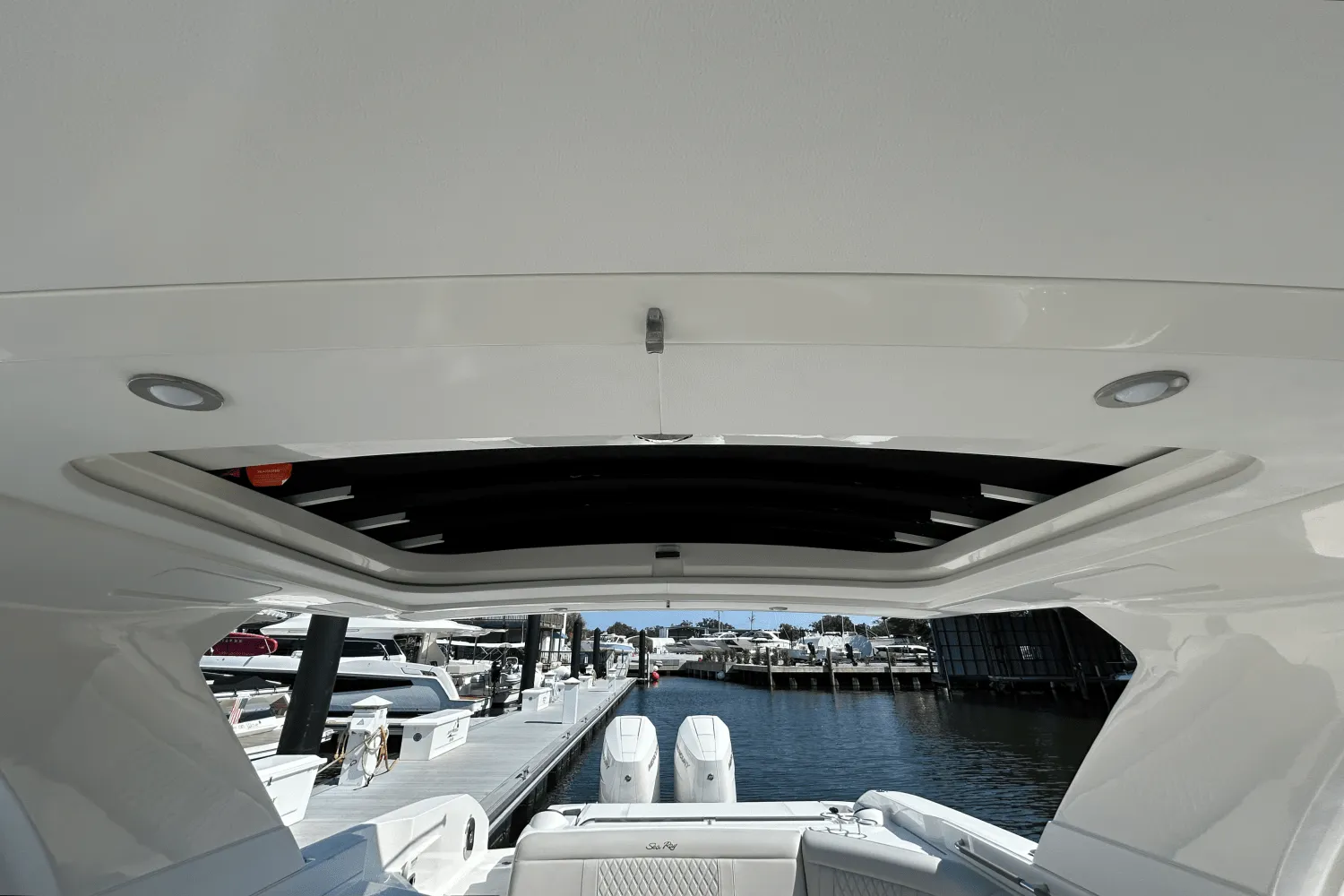 2026 Sea Ray SLX 350 Outboard Image Thumbnail #13