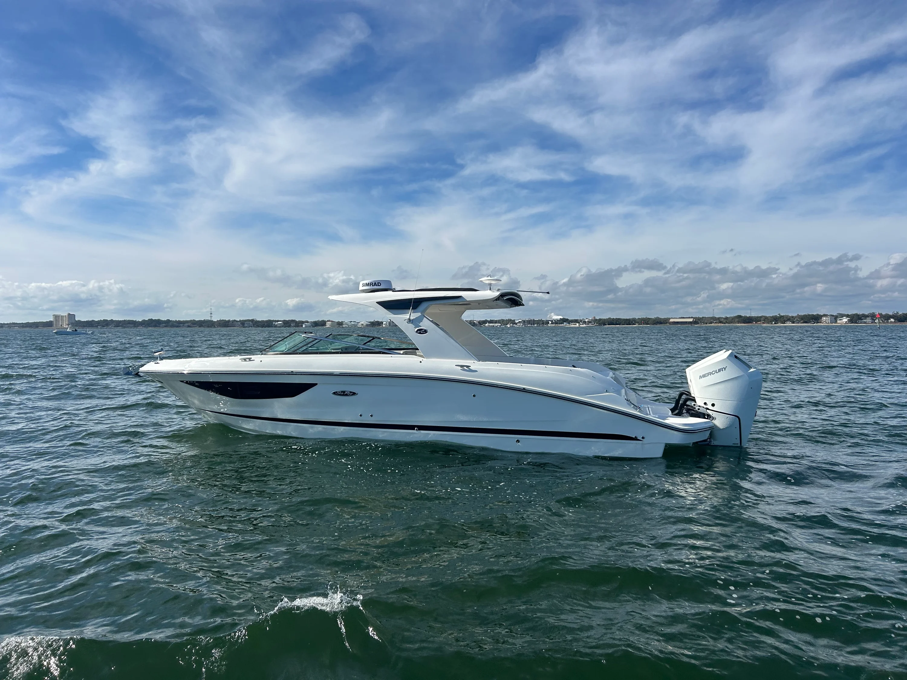 2026 Sea Ray SLX 350 Outboard Image Thumbnail #4