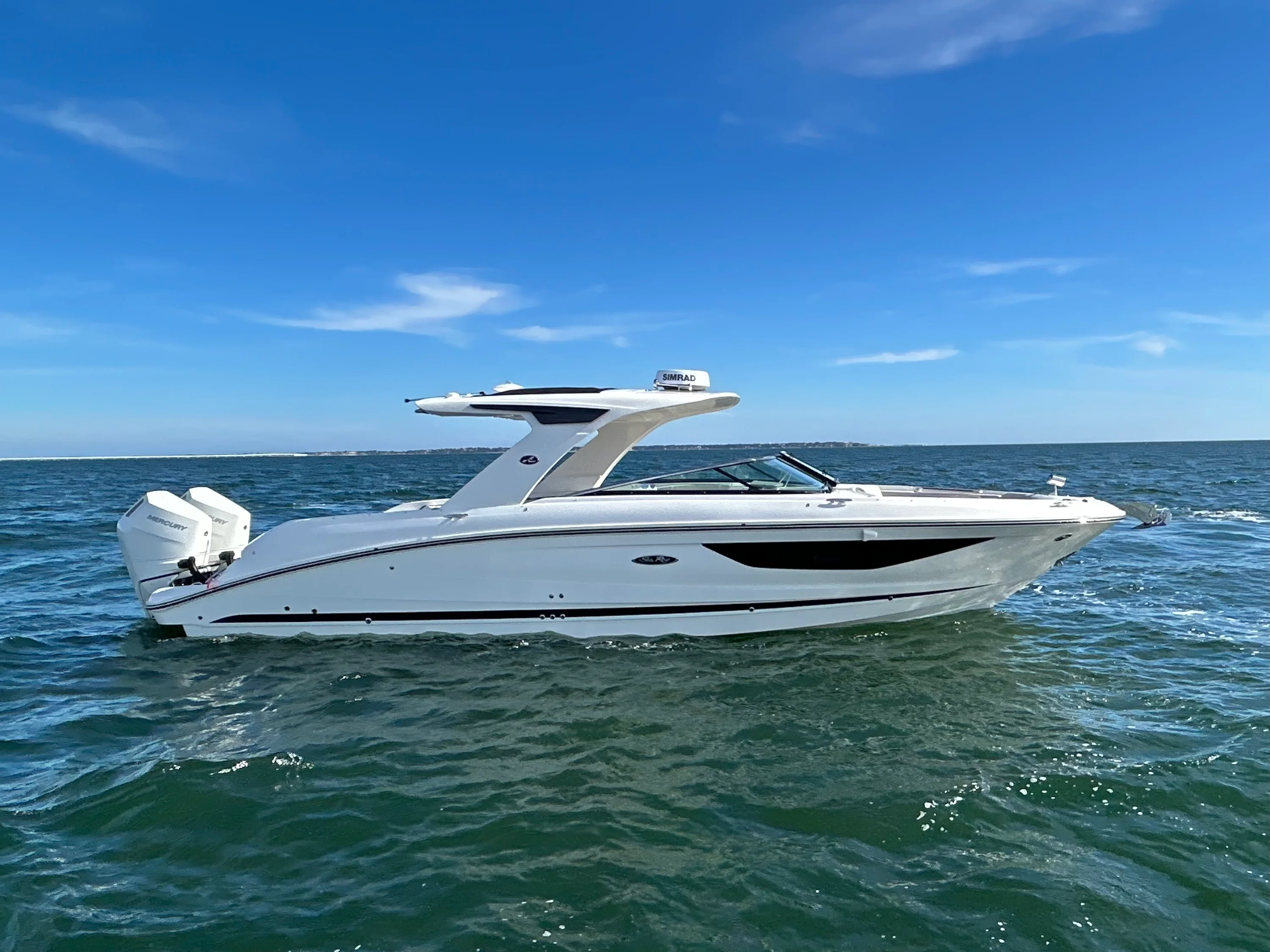 2026 Sea Ray SLX 350 Outboard Image Thumbnail #9