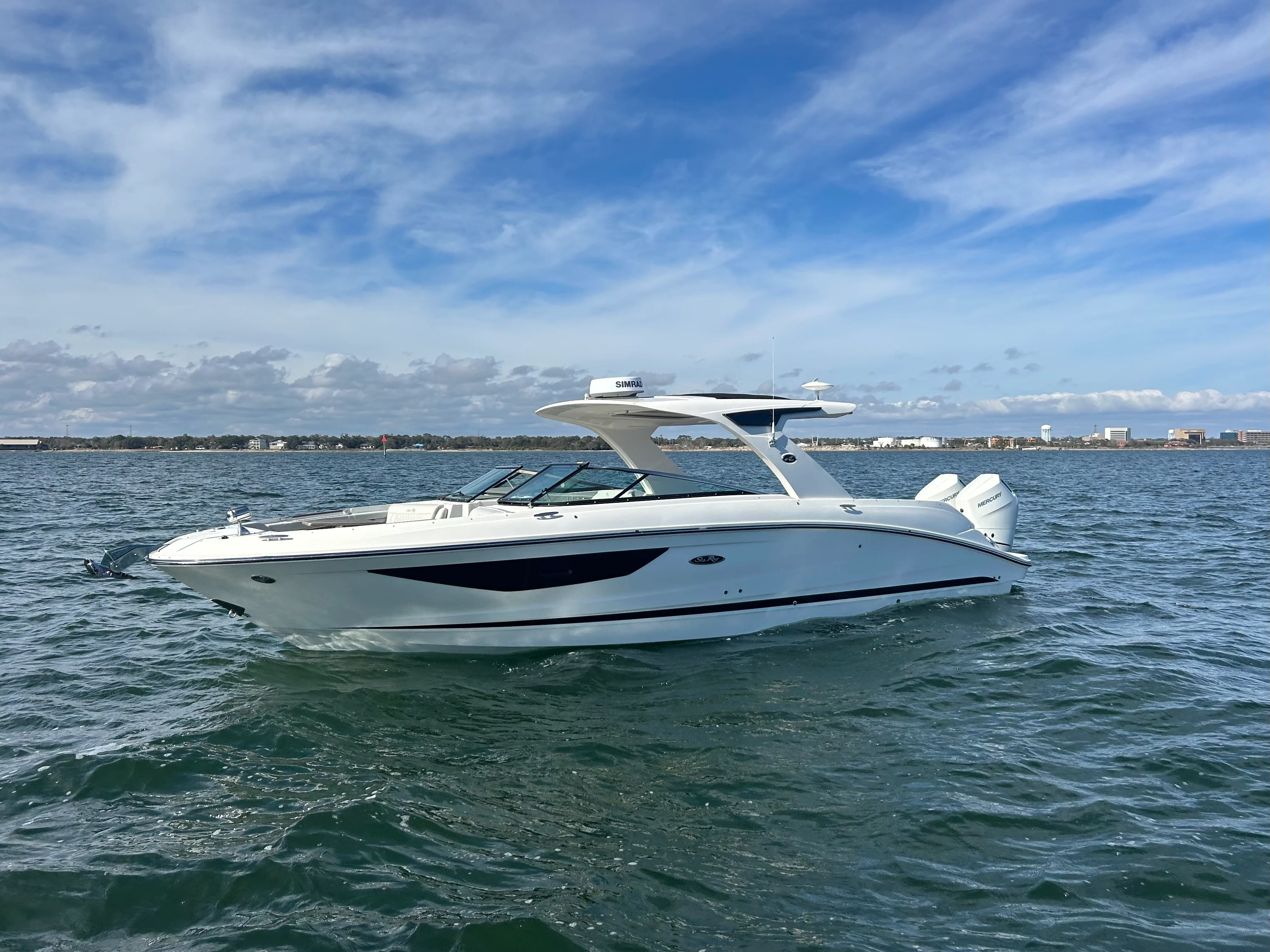 2026 Sea Ray SLX 350 Outboard Image Thumbnail #2