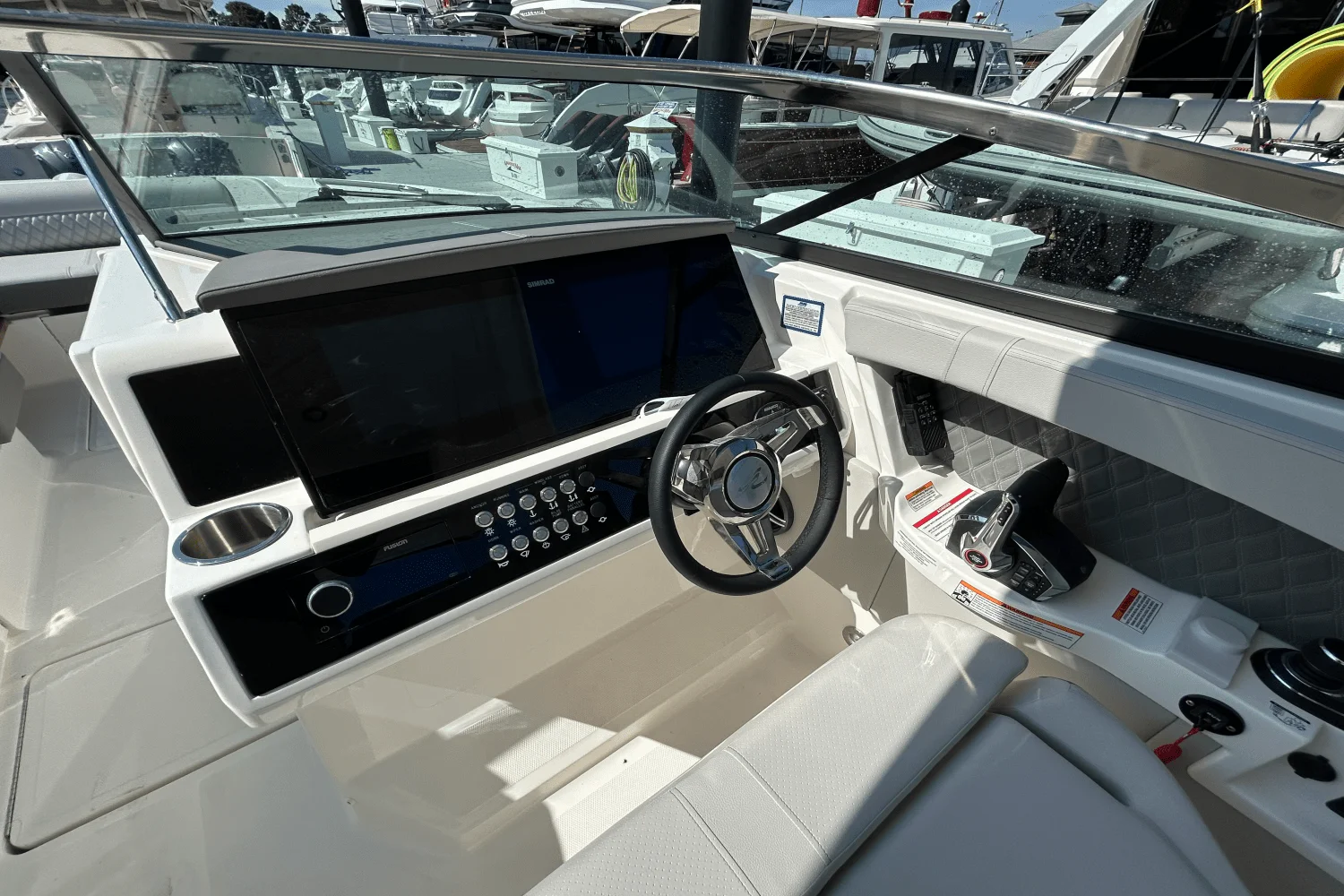 2026 Sea Ray SLX 350 Outboard Image Thumbnail #23