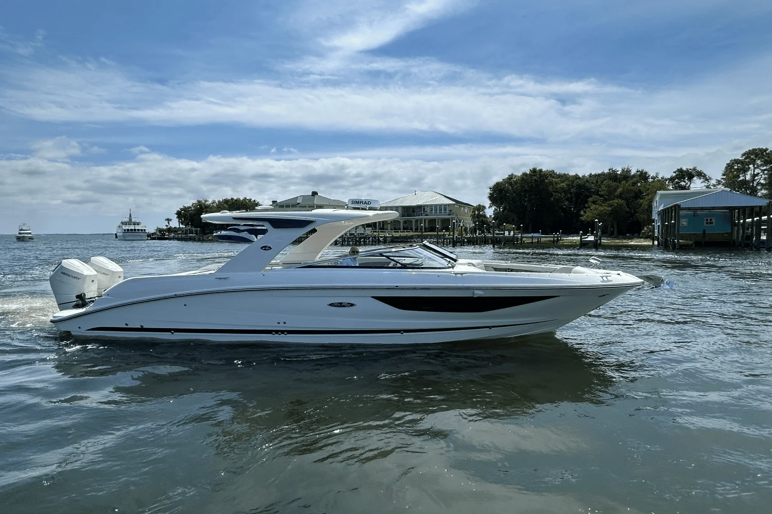 2026 Sea Ray SLX 350 Outboard Image Thumbnail #1