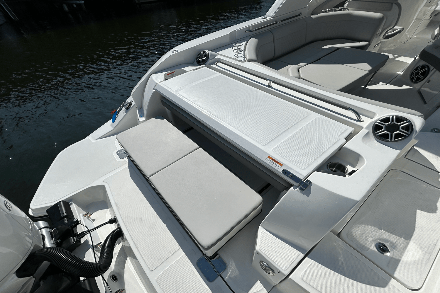 2026 Sea Ray SLX 350 Outboard Image Thumbnail #37