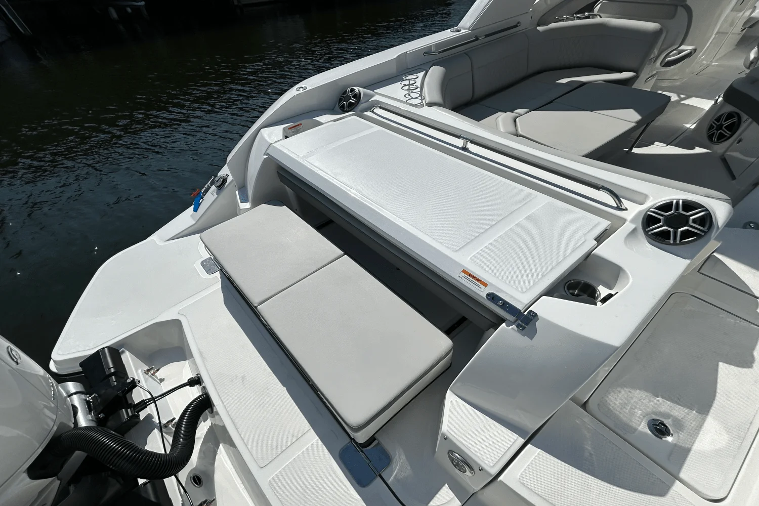 2026 Sea Ray SLX 350 Outboard Image Thumbnail #37