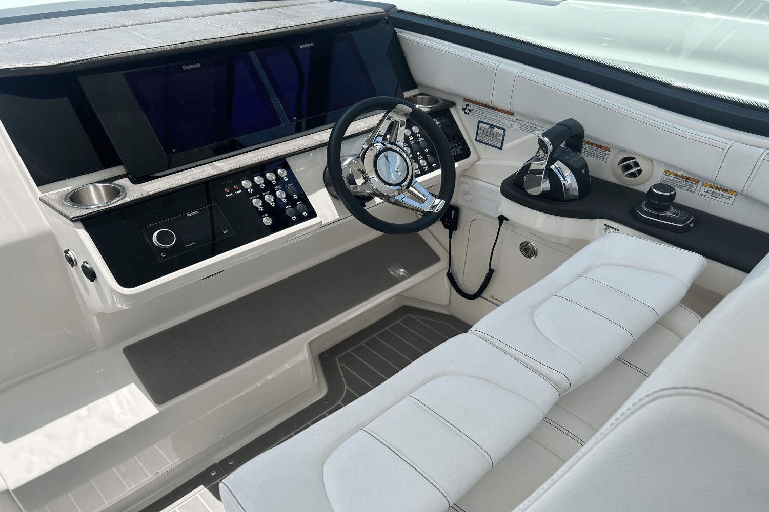 2022 Sea Ray Sundancer 320 OB Image Thumbnail #6