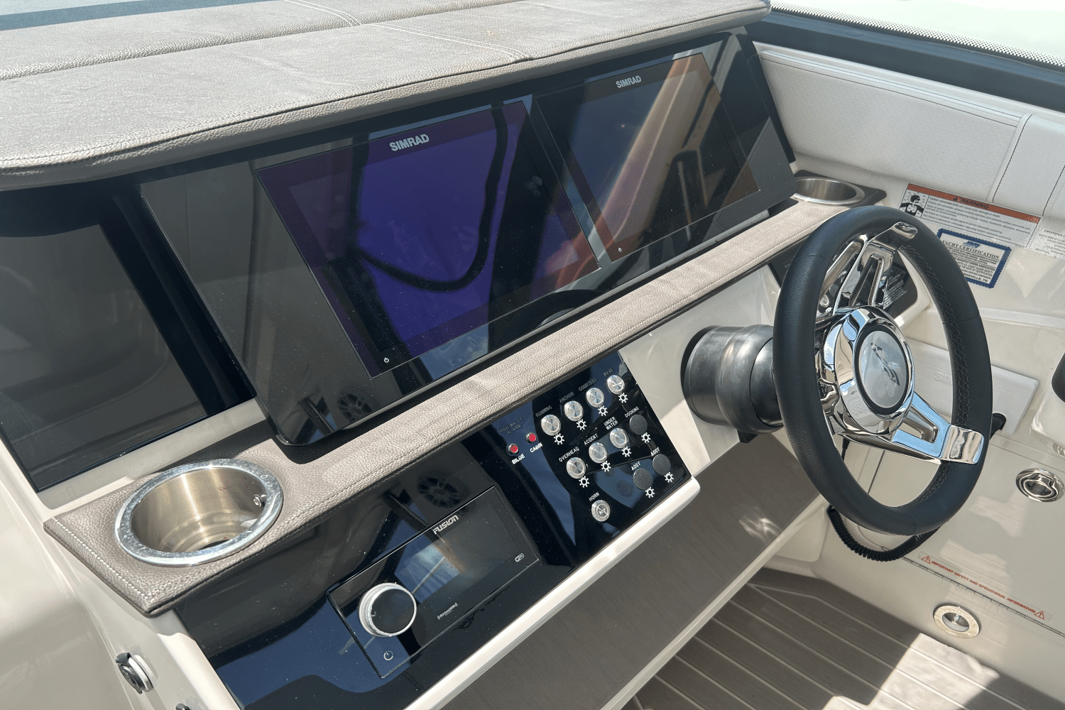 2022 Sea Ray Sundancer 320 OB Image Thumbnail #8