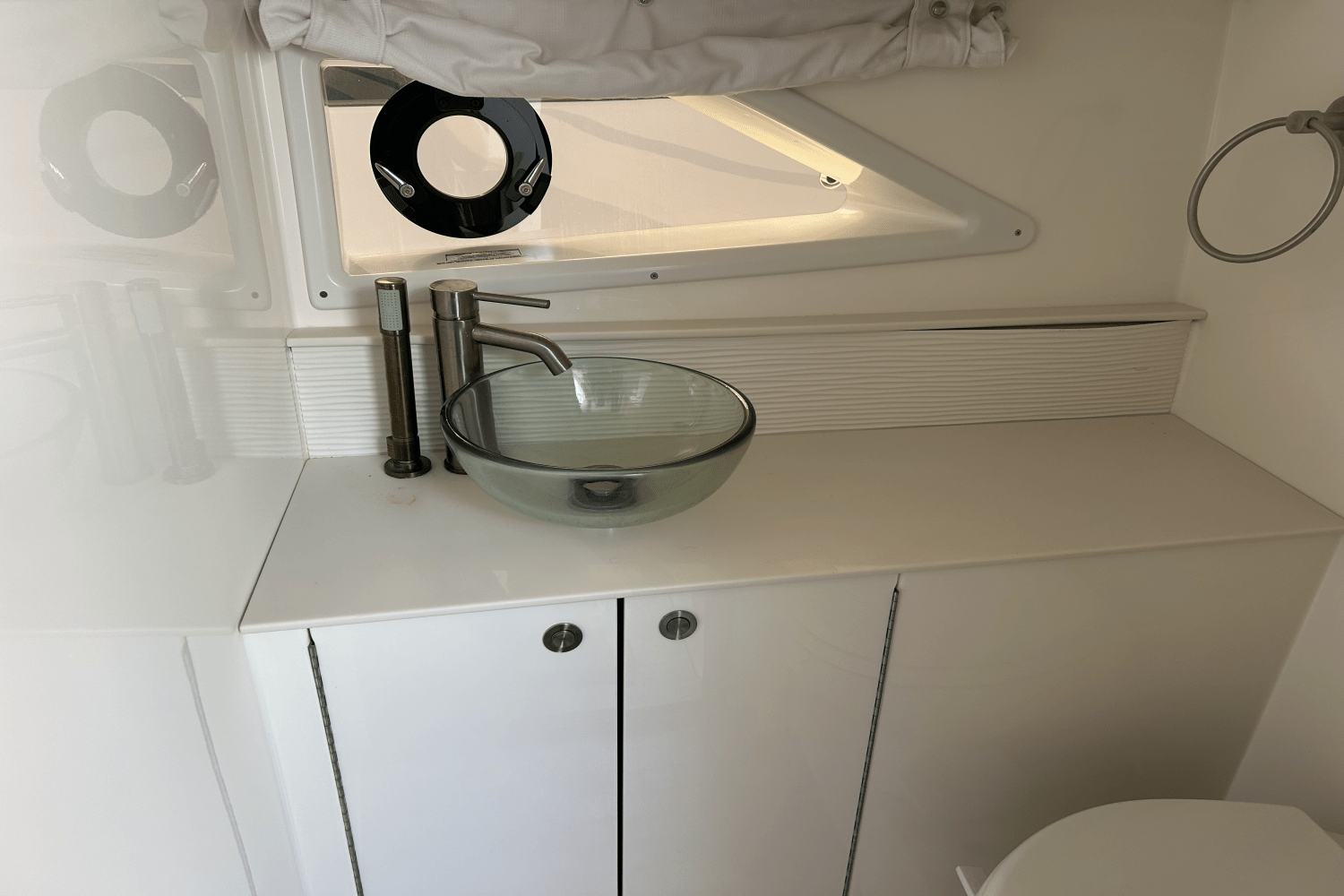 2022 Sea Ray Sundancer 320 OB Image Thumbnail #14