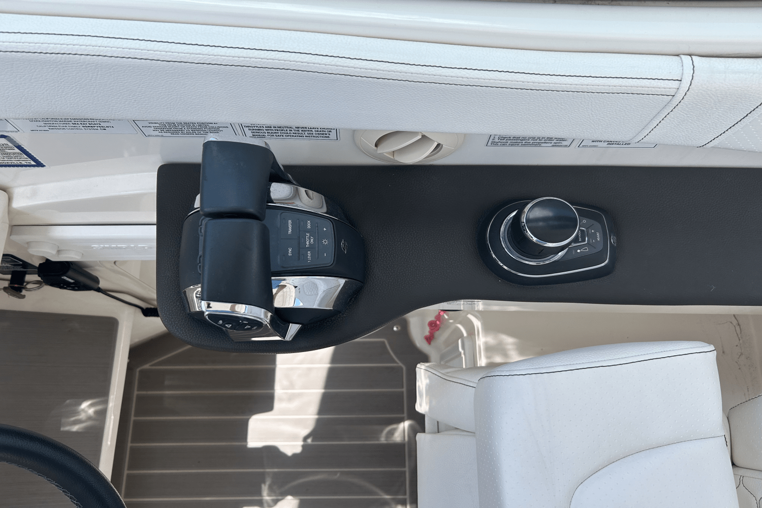 2022 Sea Ray Sundancer 320 OB Image Thumbnail #7