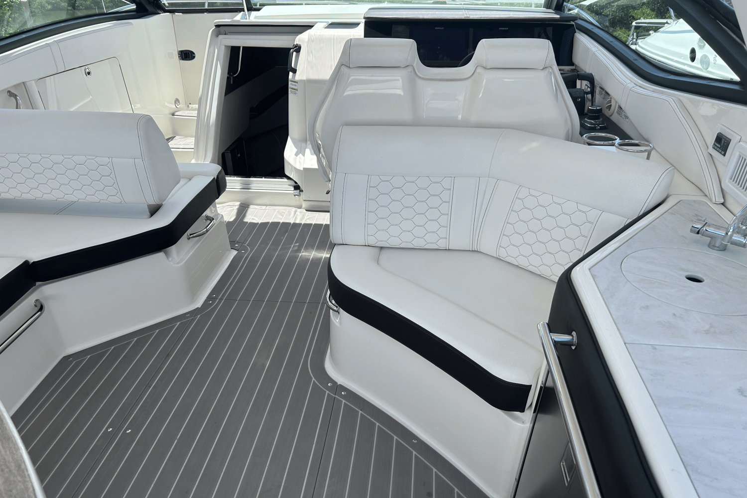 2022 Sea Ray Sundancer 320 OB Image Thumbnail #3