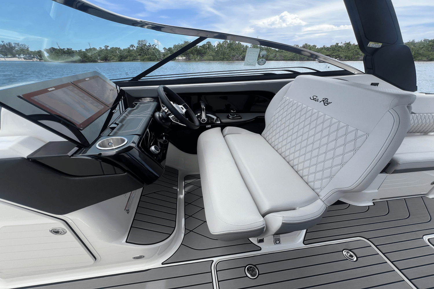 2026 Sea Ray 280SXO Image Thumbnail #31