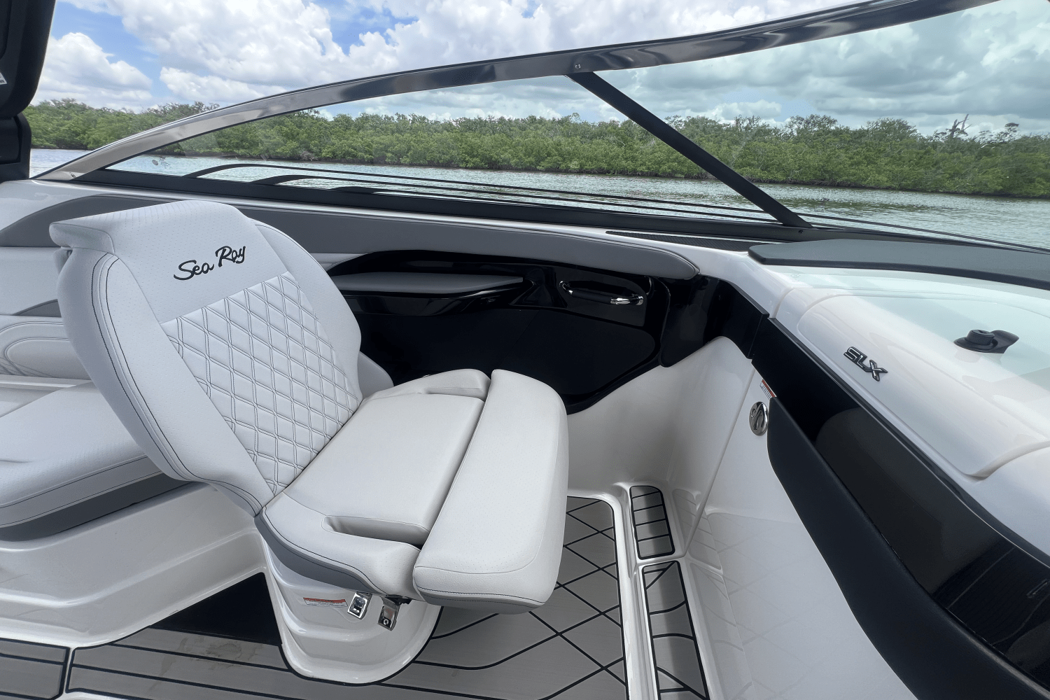 2026 Sea Ray 280SXO Image Thumbnail #13