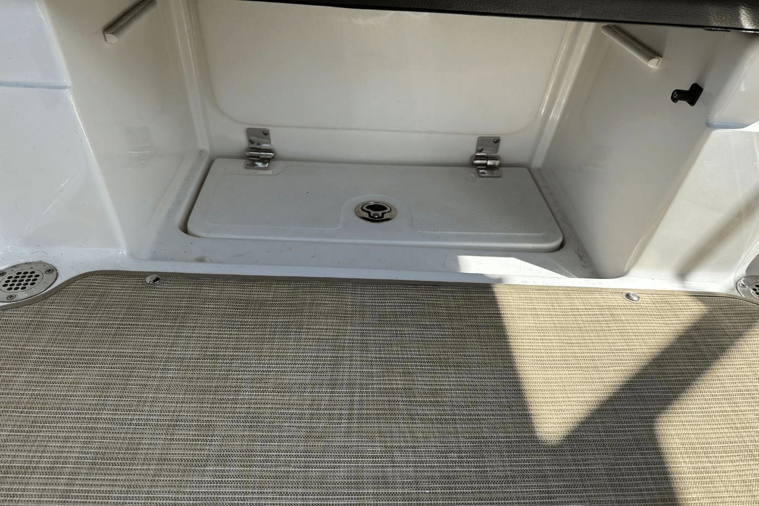 2023 Sea Ray 230 SPX-OB Image Thumbnail #44