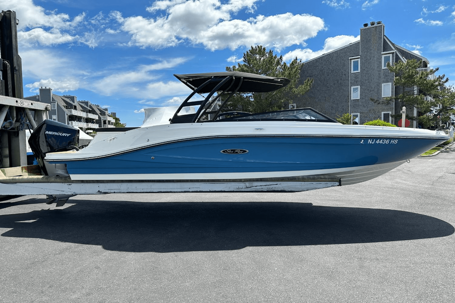 2023 Sea Ray 230 SPX-OB Image Thumbnail #2