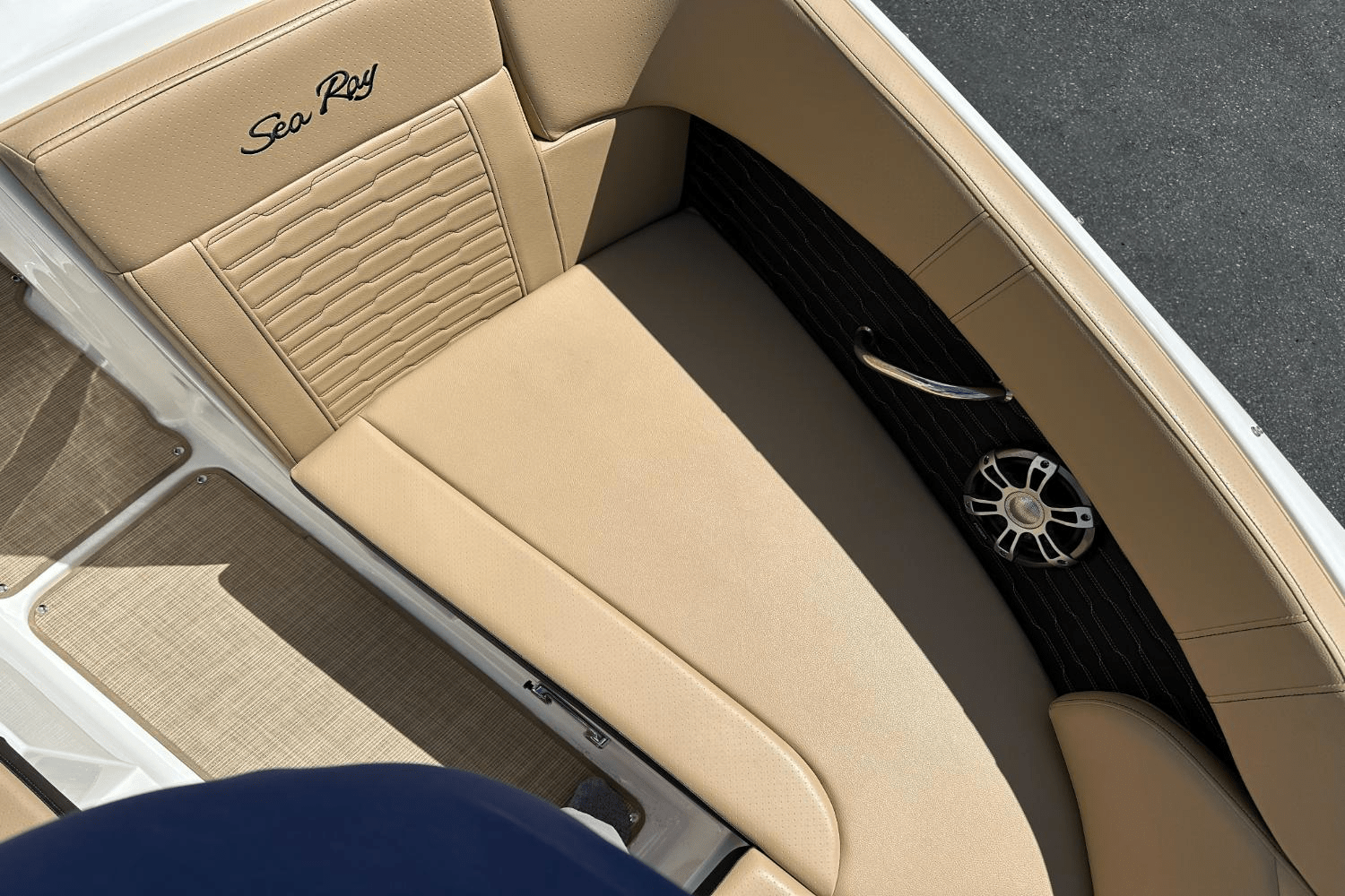 2023 Sea Ray 230 SPX-OB Image Thumbnail #36