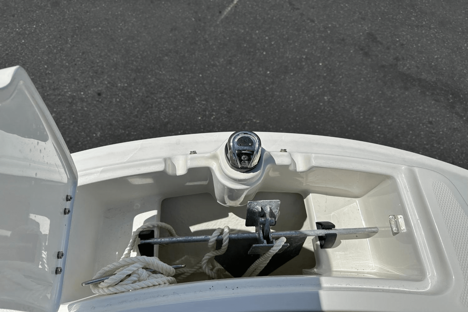 2023 Sea Ray 230 SPX-OB Image Thumbnail #38
