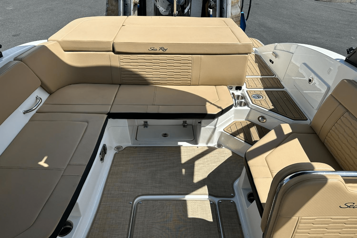2023 Sea Ray 230 SPX-OB Image Thumbnail #23