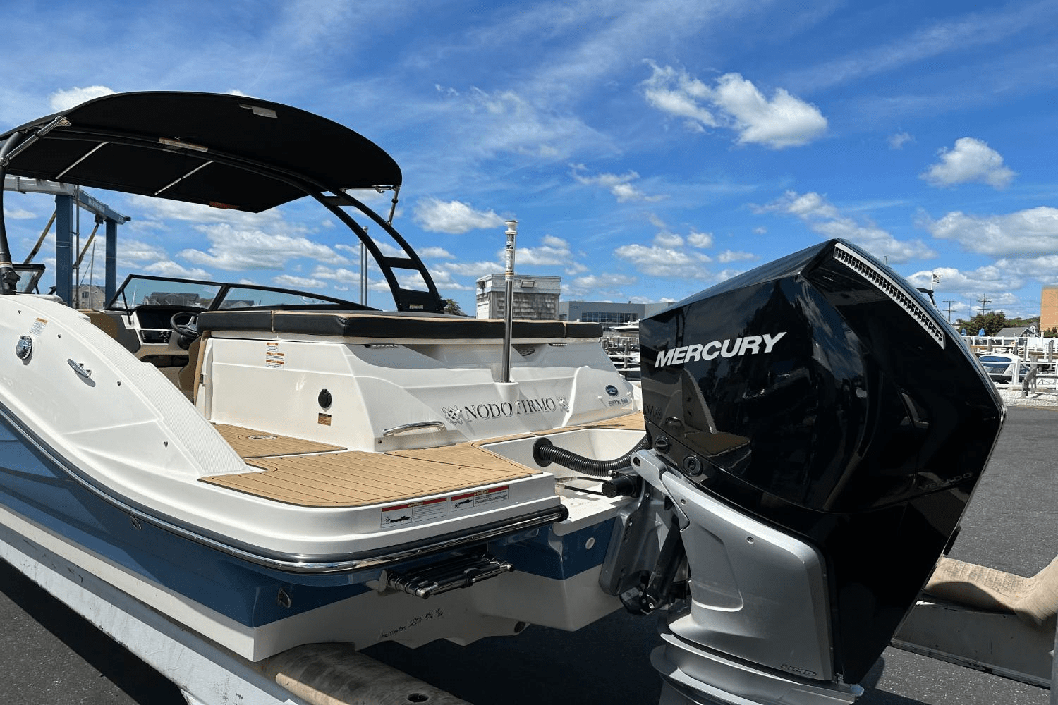 2023 Sea Ray 230 SPX-OB Image Thumbnail #17