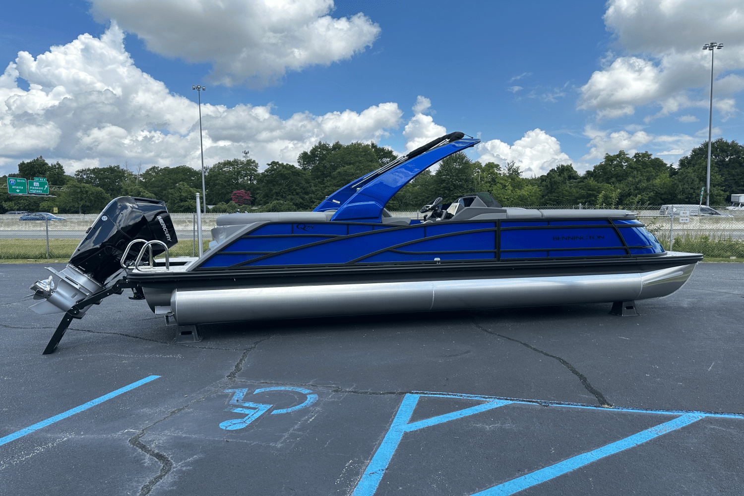 2026 Bennington 25Q Image Thumbnail #3