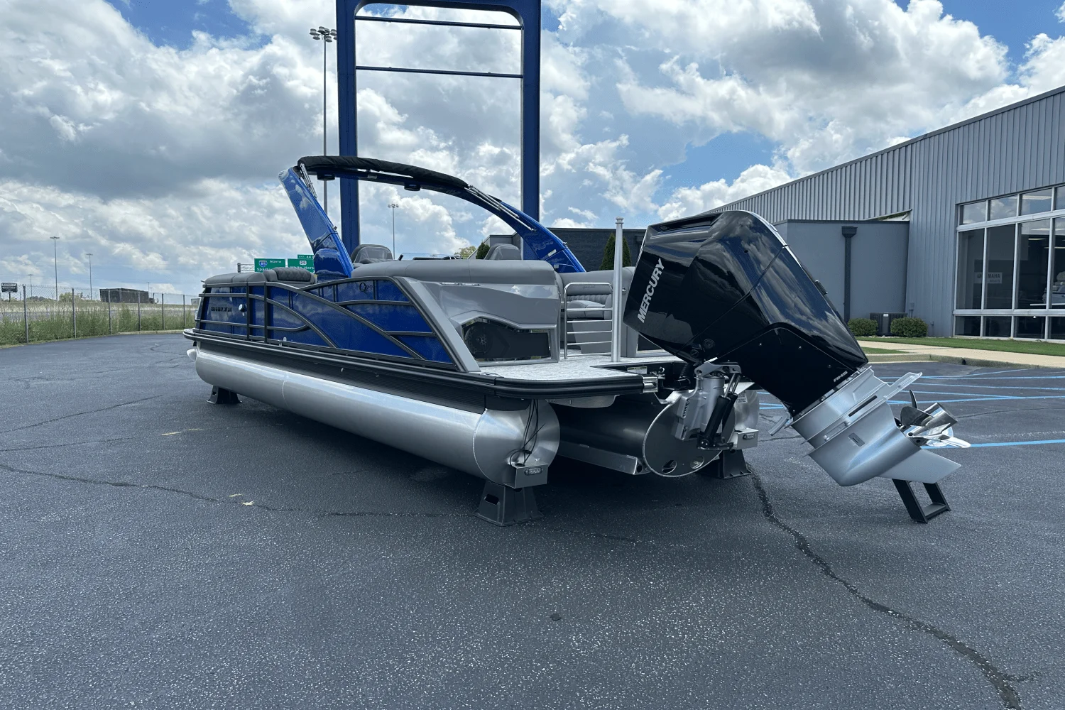 2026 Bennington 25Q Image Thumbnail #1