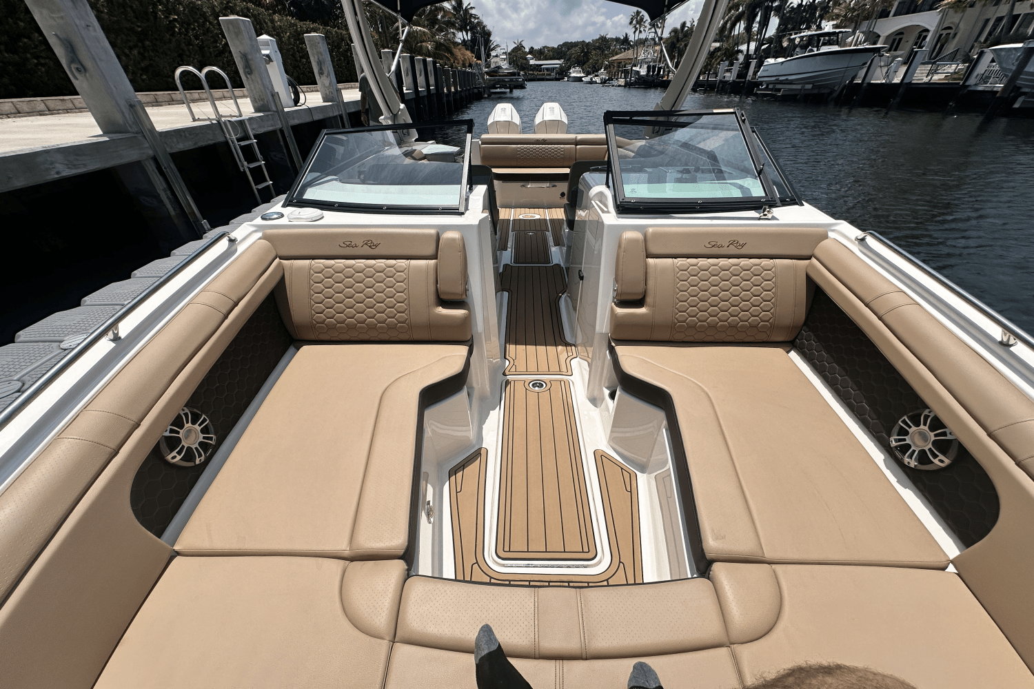 2023 Sea Ray 290 SDX OB Image Thumbnail #4