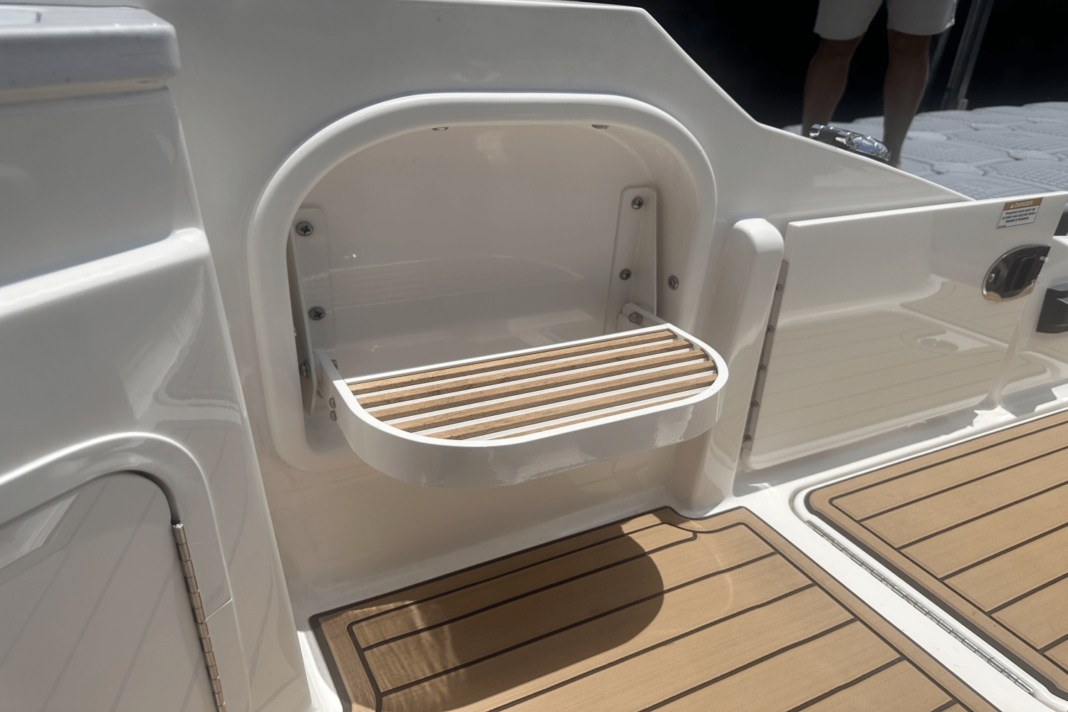 2023 Sea Ray 290 SDX OB Image Thumbnail #23