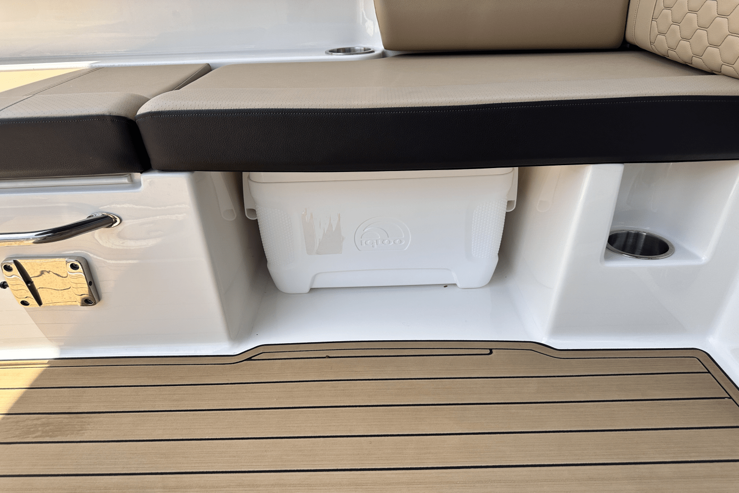 2023 Sea Ray 290 SDX OB Image Thumbnail #21