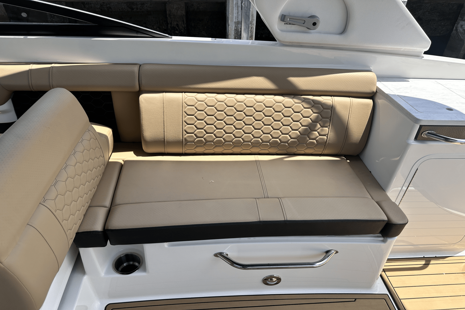 2023 Sea Ray 290 SDX OB Image Thumbnail #12