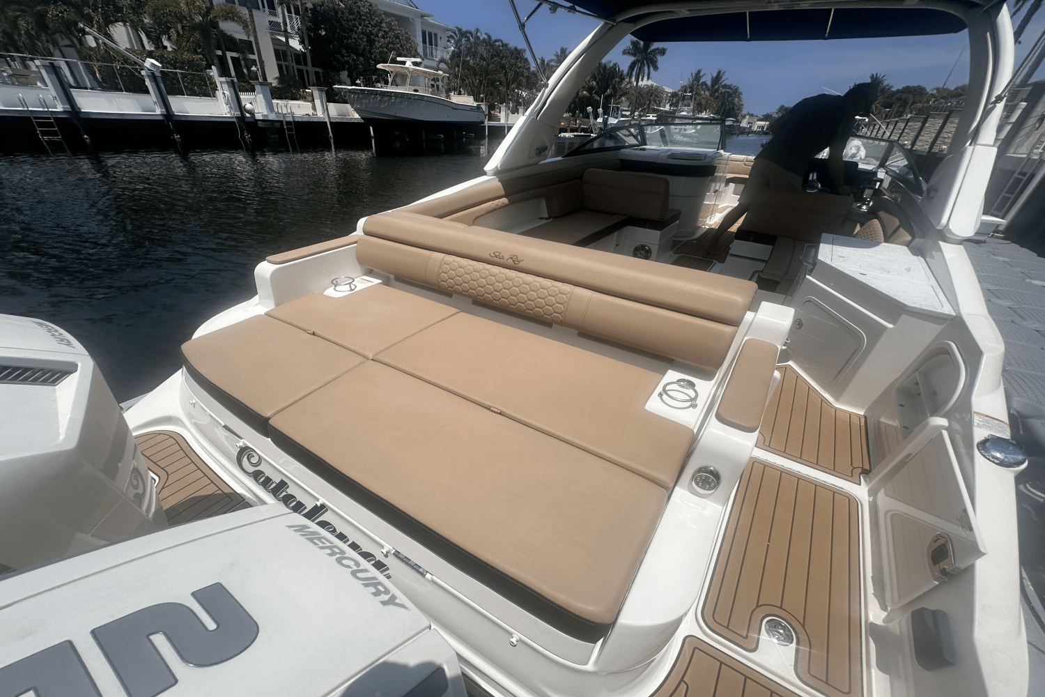 2023 Sea Ray 290 SDX OB Image Thumbnail #8